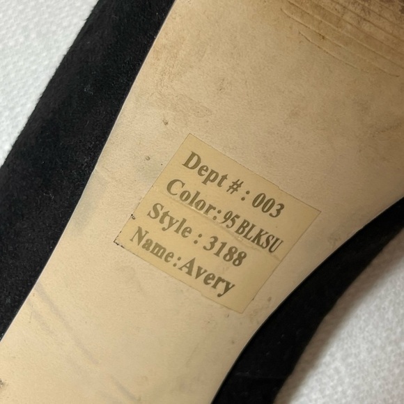 Bakers Avery Black Suede Pumps - Size 8.5 - Picture 6 of 7